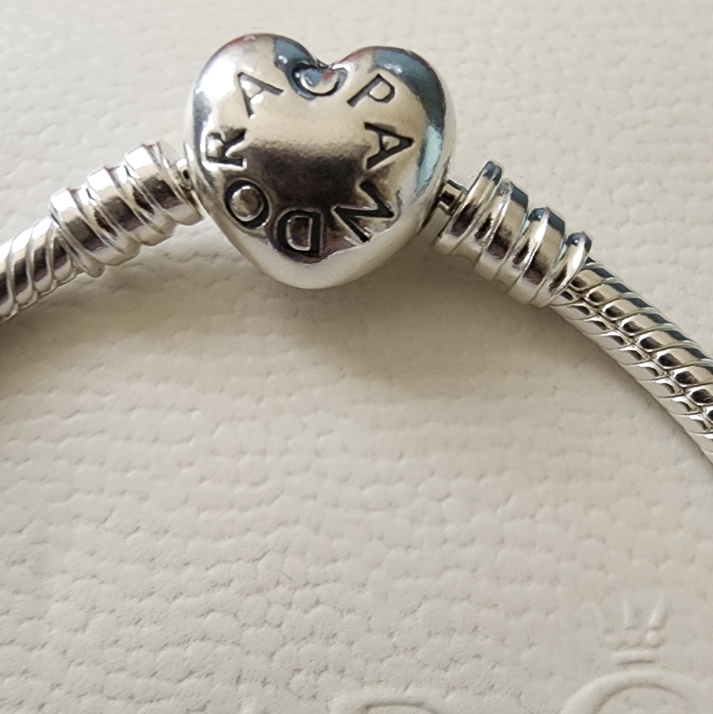 Pandora Moments Heart Clasp Snake Chain Bracelet 7IN - Picture 3 of 8